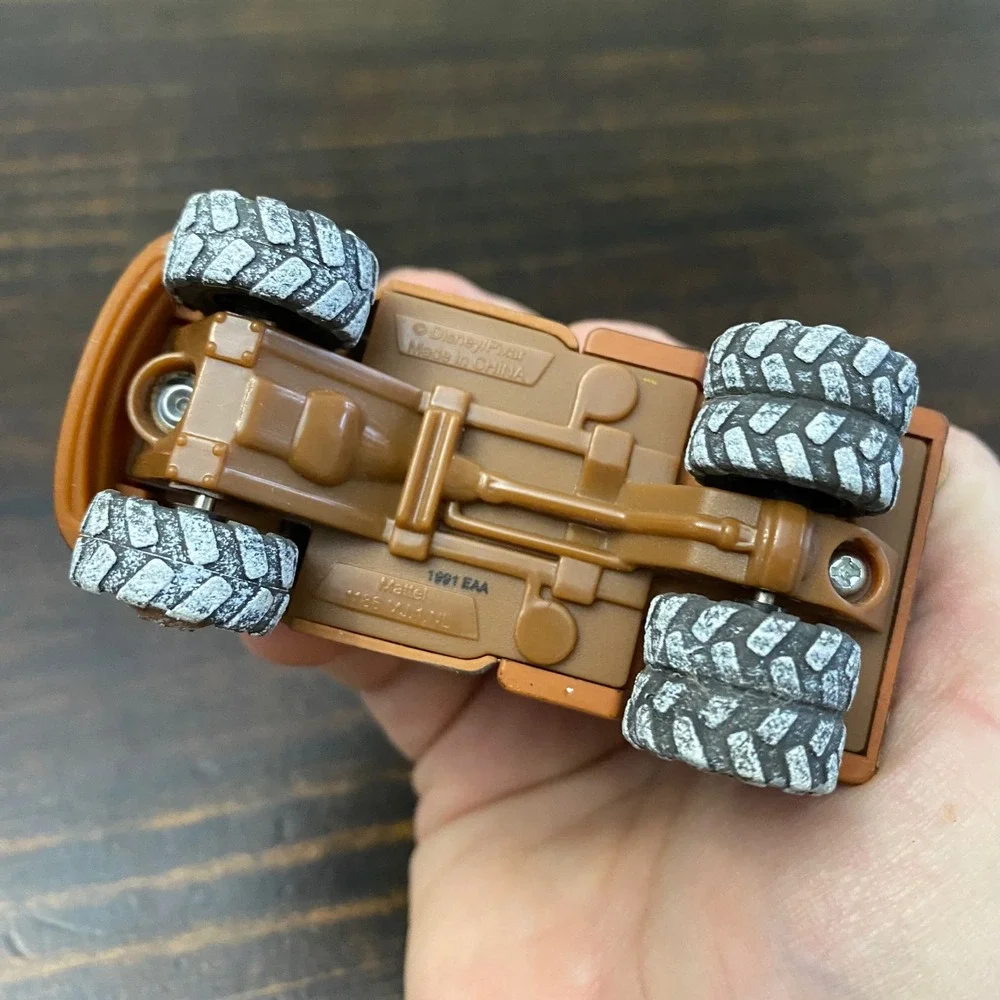 Disney Pixar Cars - REINDEER MATER SAVES CHRISTMAS (RUBBER TIRES) - 1:55 Diecast